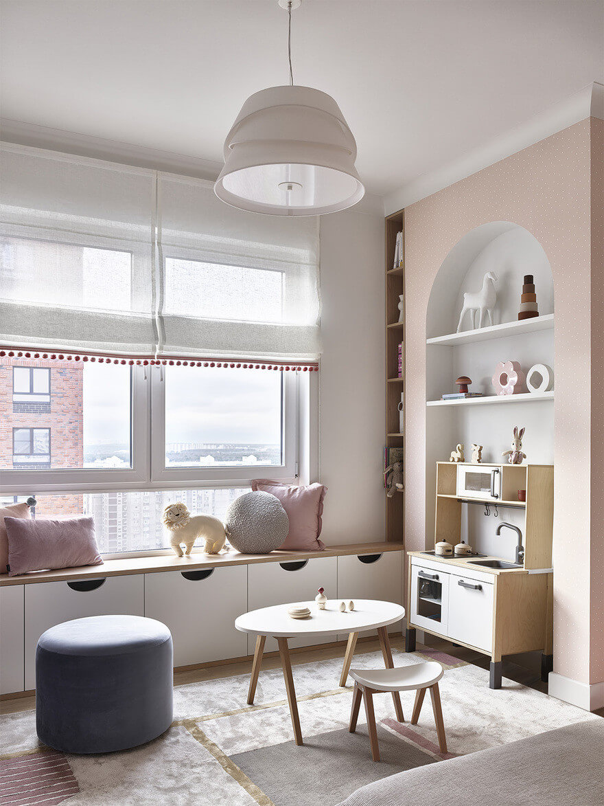 Ковёр из арт-шёлка, шерсти и хлопка IRREGULAR TRA14514-C.WHITE-C.WHITE